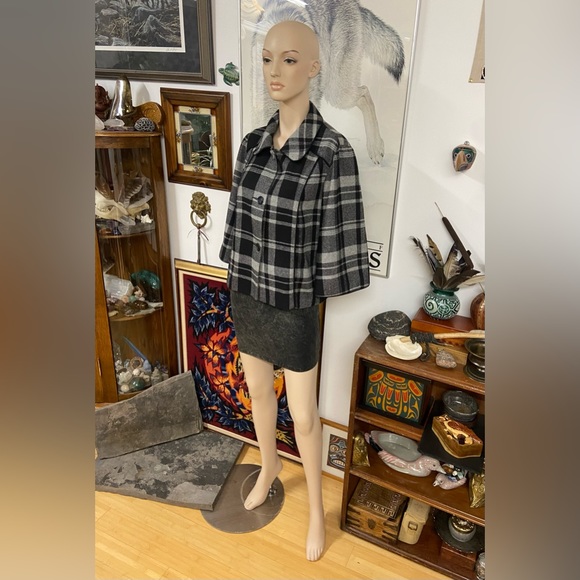 Wide Line Plaid Woolen Cardigan with Cute Big Buttons - Picture 6 of 12